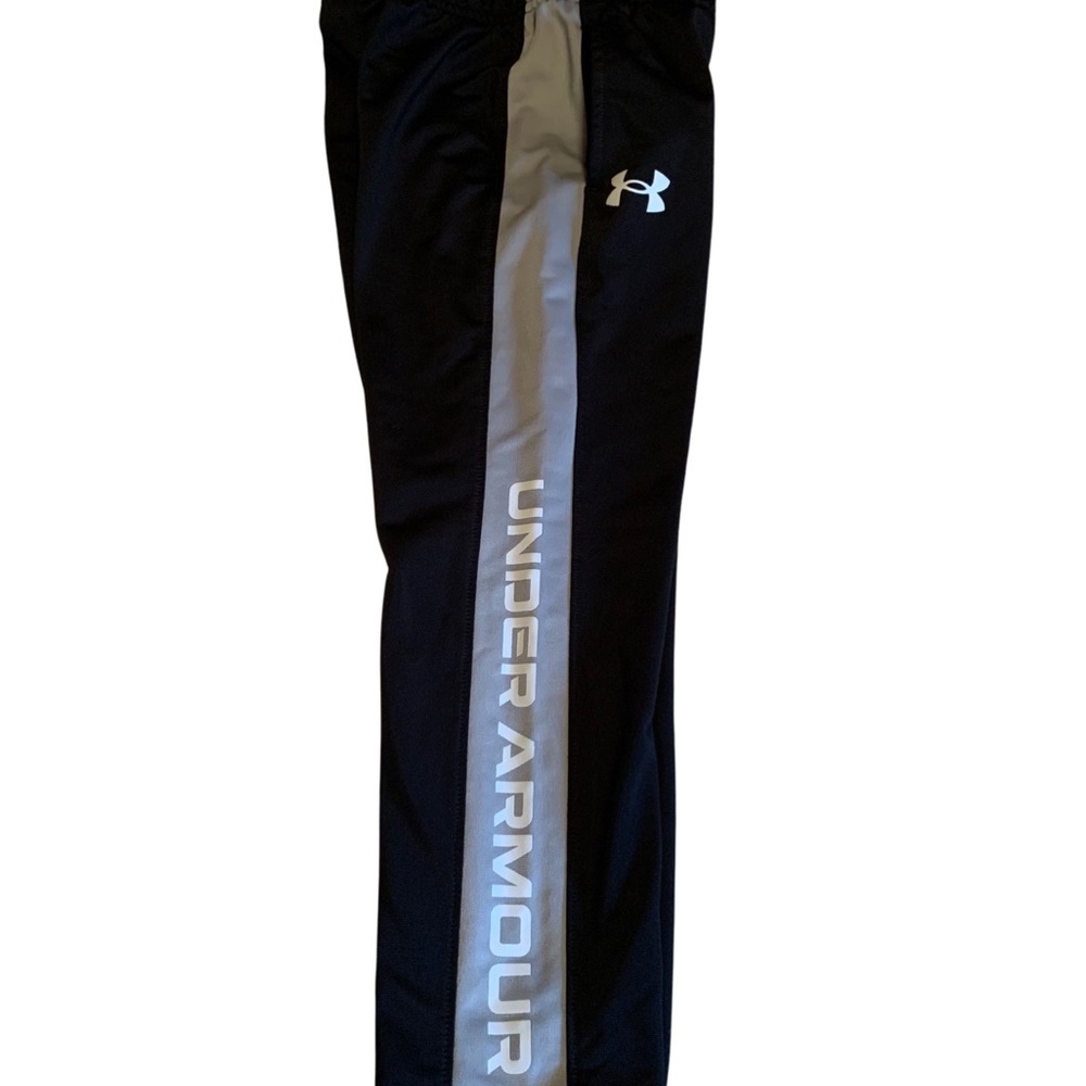 Under Armour kids joggers Great condition With pockets